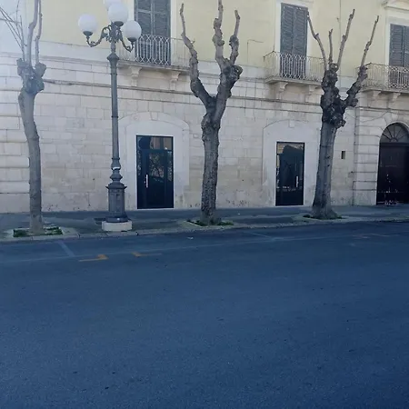 Alojamento de Acomodação e Pequeno-almoço Elifani Trani